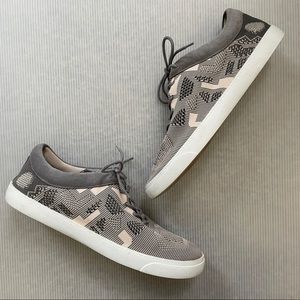 CLARKS Geometric Breathable Perforated Leather Knit Sneakers